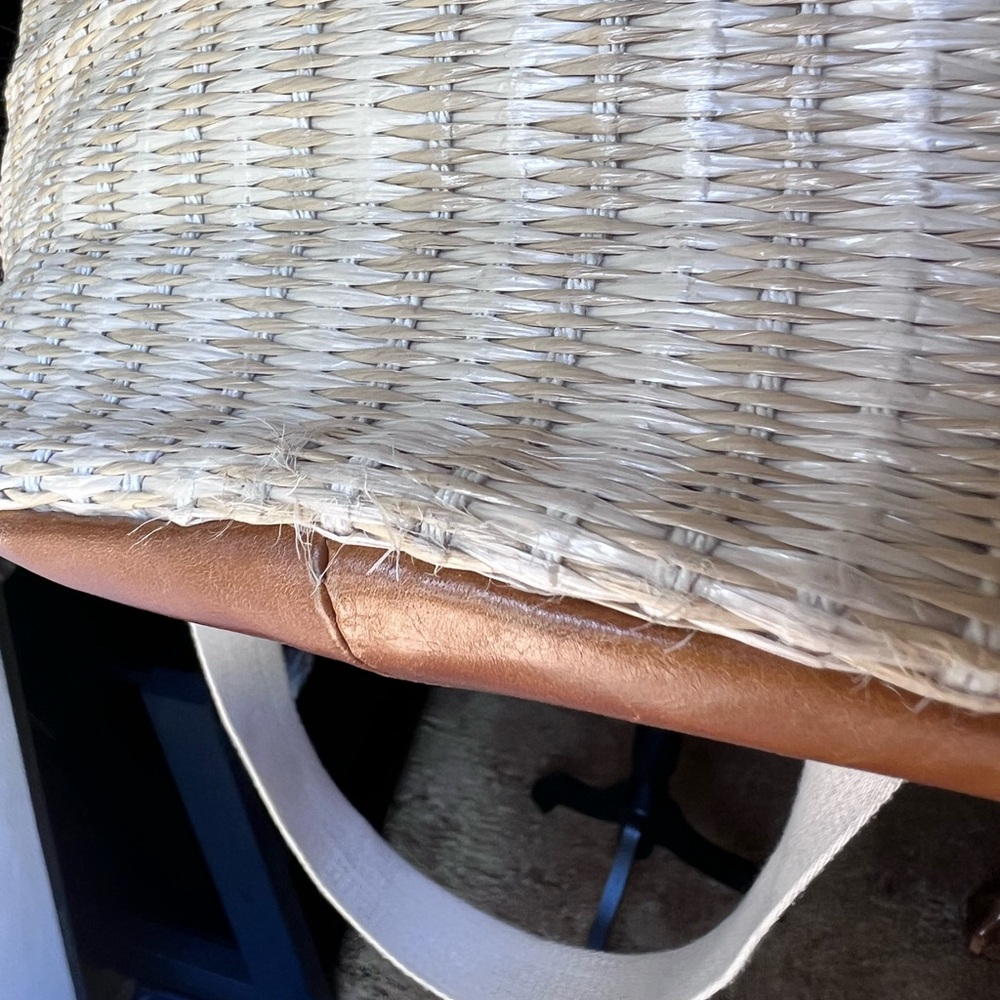 HOBO Sheila Bucket - Natural Straw bucket bag. - Picture 16 of 17